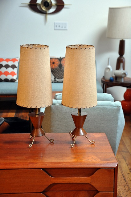 Cool Mid Century Lamps To Make An Accent