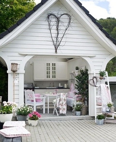 Pool house outdoor kitchens could be as functional as your main one.