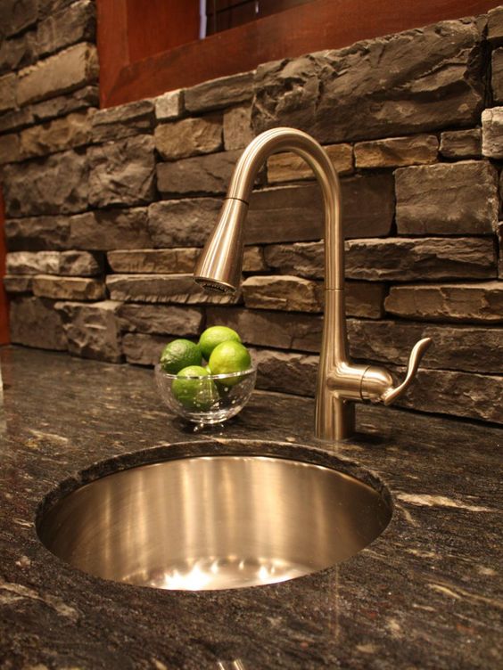 Cool Stone And Rock Kitchen Backsplashes That Wow