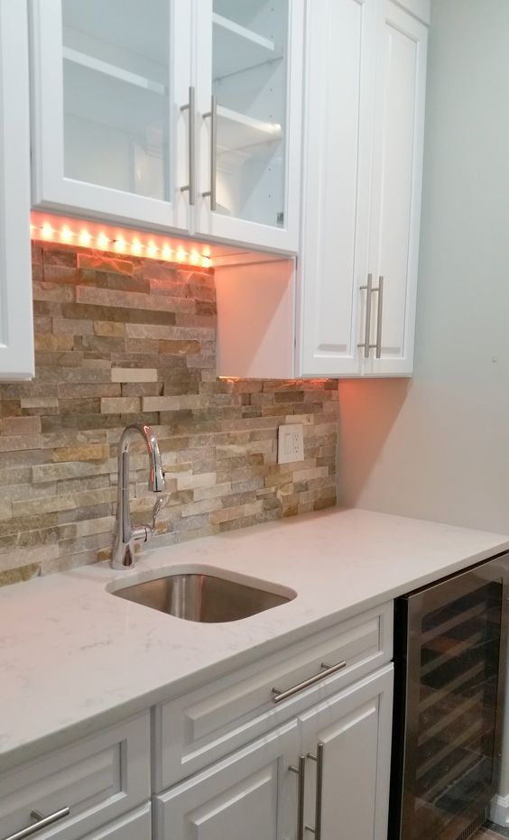 Cool Stone And Rock Kitchen Backsplashes That Wow