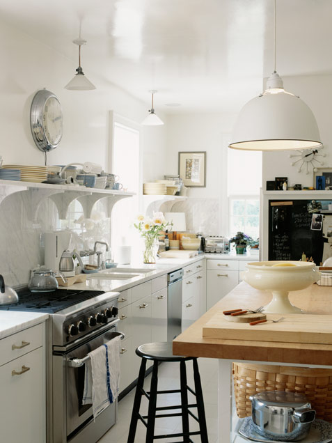 Country-Style Contemporary Neutral Kitchen