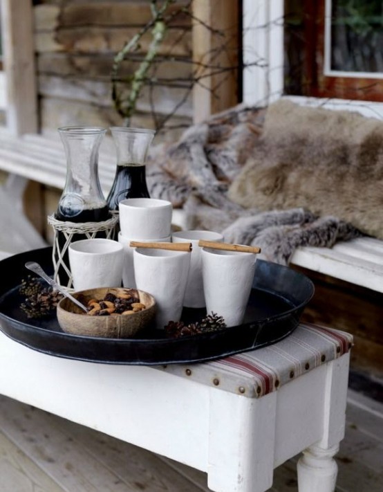 24 Cozy And Beautiful Winter Terrace Décor Ideas