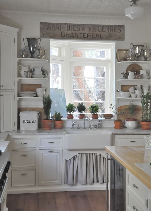 45 Farmhouse Kitchen Décor Ideas for a Stylishly Cozy Kitchen