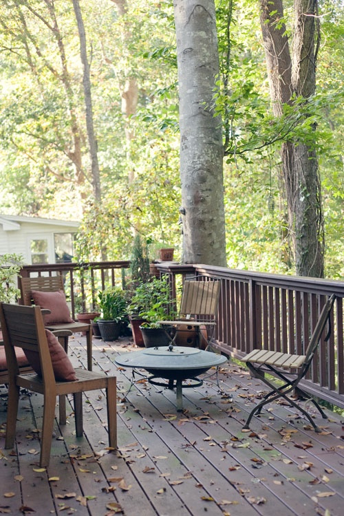 No matter what your patio would be covered with dried leaves but don't worry and simply use these last warm days to enjoy Nature.