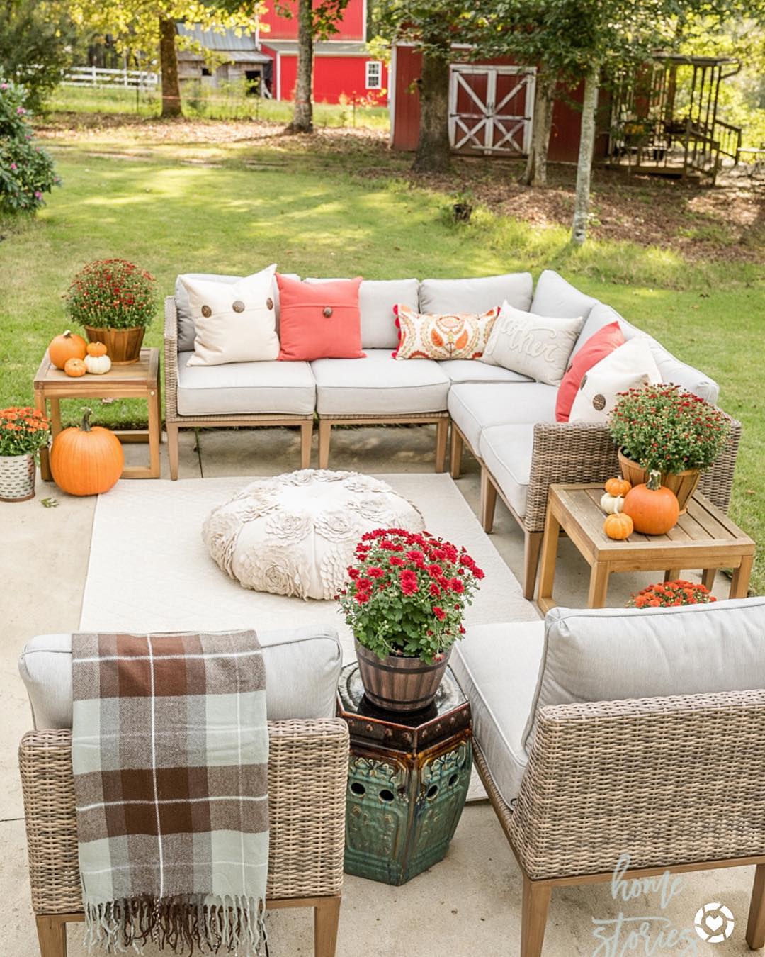 Cozy Fall Patio Decor Ideas