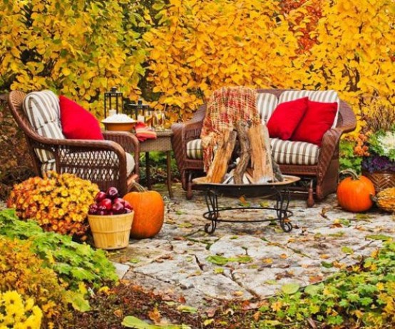 Cozy Fall Patio Decor Ideas