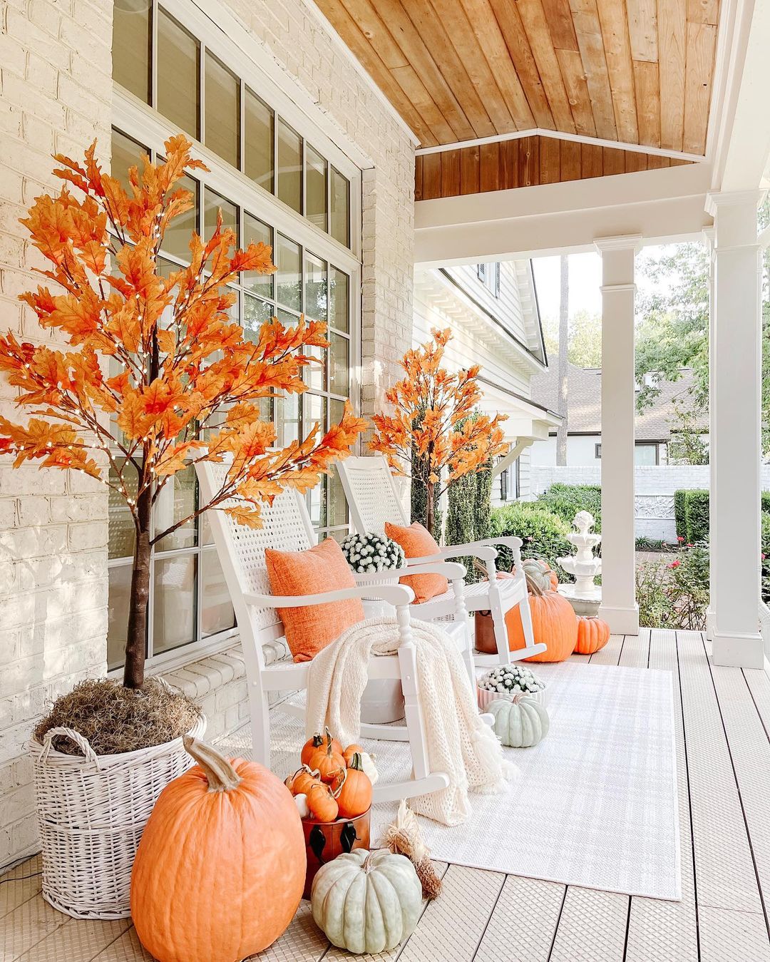Cozy Fall Patio Decor Ideas