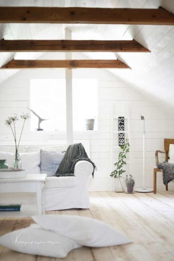Cozy Living Room Designs With Exposed Wooden Beams