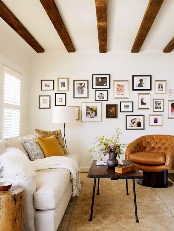 Cozy Living Room Designs With Exposed Wooden Beams