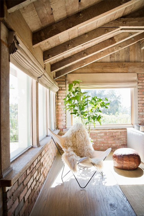 Cozy Living Room Designs With Exposed Wooden Beams