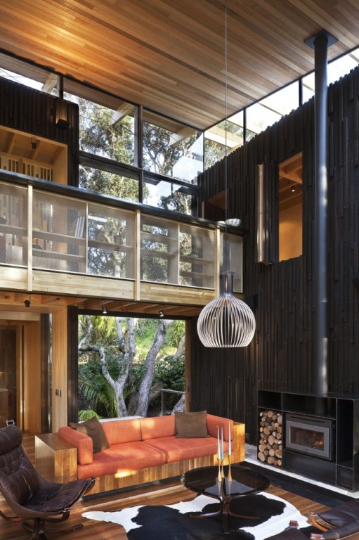 Cozy Modern House Of Natural Wood - DigsDigs