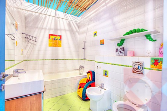 Crazy Colorful Interiors Of An Artist's House