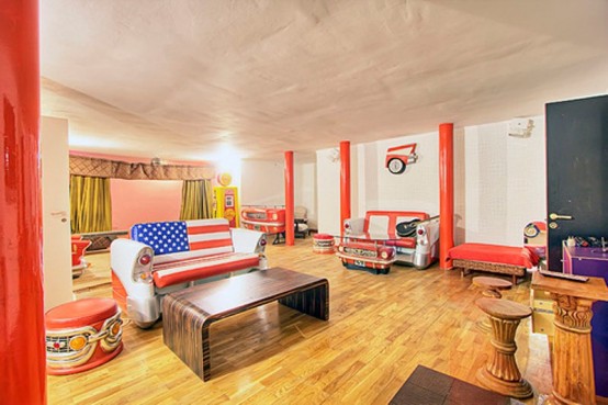 Crazy Colorful Interiors Of An Artist's House