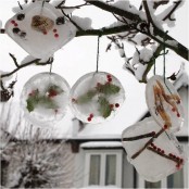 cool outdoor Christmas wreaths