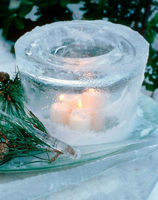 https://www.digsdigs.com/photos/creative-ice-christmas-decorations-for-outdoors-5-554x698.jpg