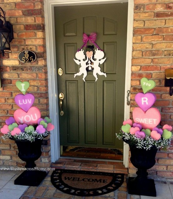 Creative Outdoor Valentine Decor Ideas