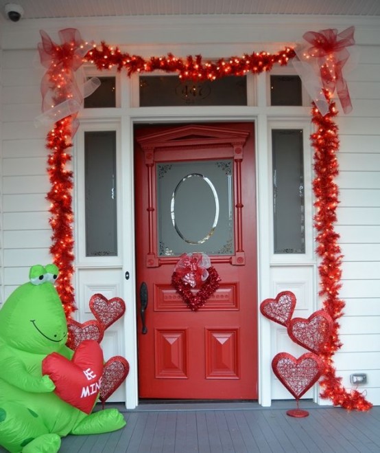 Creative Outdoor Valentine Decor Ideas