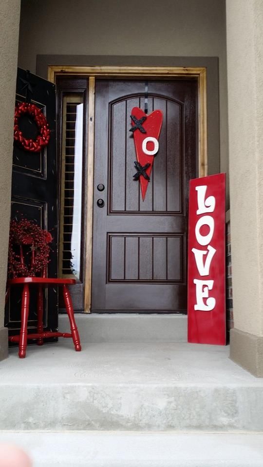 3 easy Valentine's Day outdoor decor ideas for your porch and