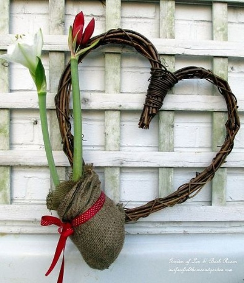 Creative Outdoor Valentine Decor Ideas