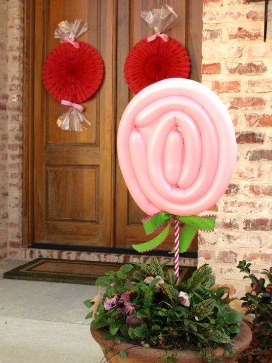 Creative Outdoor Valentine Decor Ideas