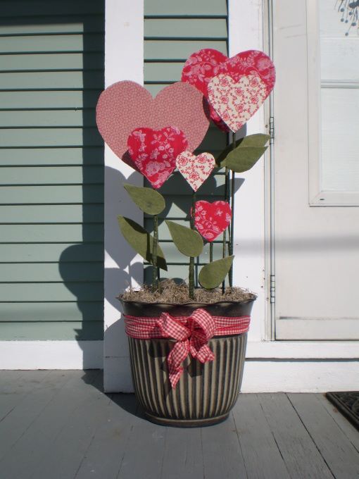 Creative Outdoor Valentine Decor Ideas