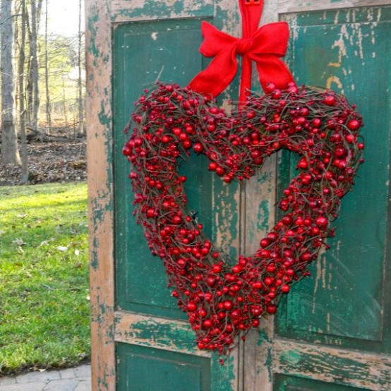 Creative Outdoor Valentine Decor Ideas