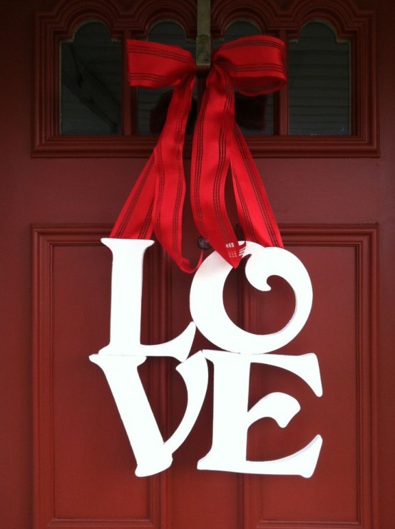 Creative Outdoor Valentine Decor Ideas