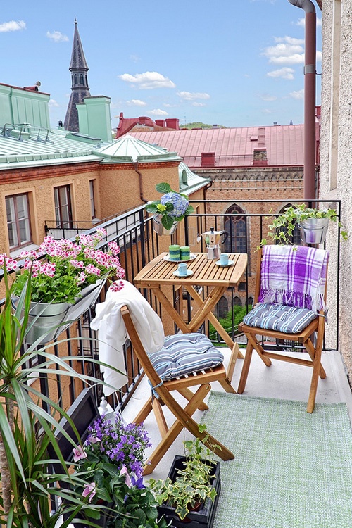 74 Creative Yet Simple Summer Balcony Décor Ideas Digsdigs 74 Creative Yet Simple Summer Balcony