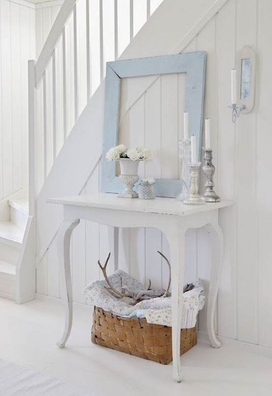 25 Cute And Sweet Shabby Chic Hallway Décor Ideas - DigsDigs