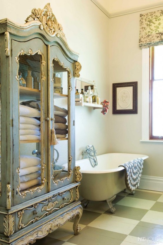 28 Lovely And Inspiring Shabby Chic Bathroom Décor Ideas