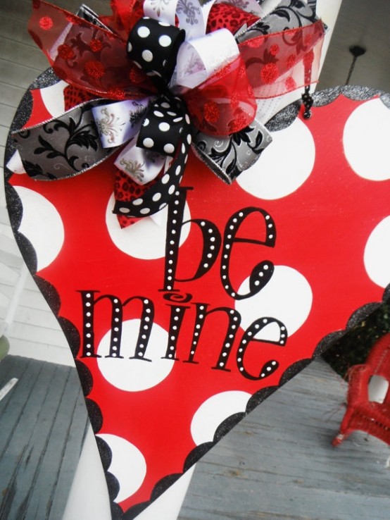 27 cute valentine’s day signs for outdoors and indoors 27 Cute Valentine’s Day Signs For Outdoors And Indoors - DigsDigs