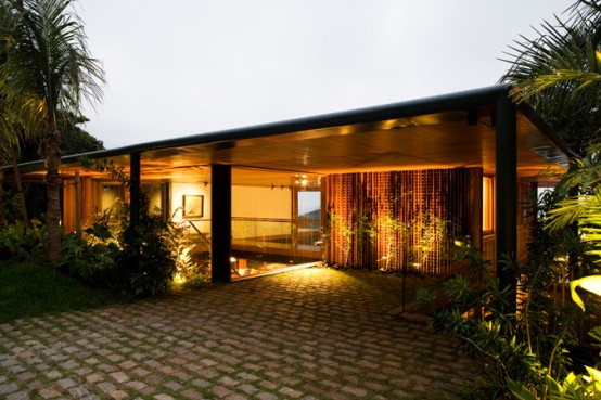 Detached From The Ground House In The Canopy Of Trees