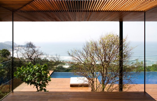 Detached From The Ground House In The Canopy Of Trees