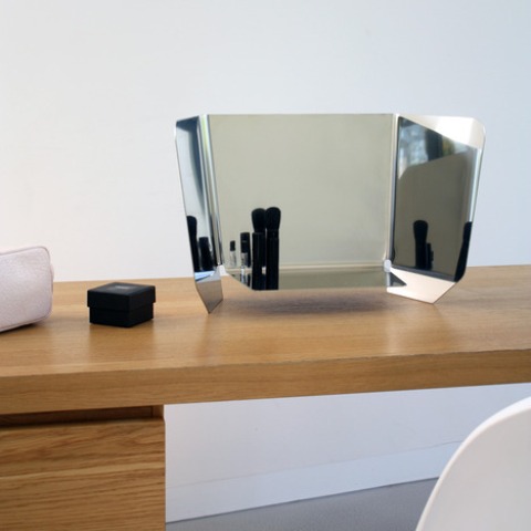 Dorian Mirror Of A Polished Steel Sheet