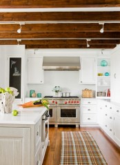 easy-tips-for-creating-a-farmhouse-kitchen-4