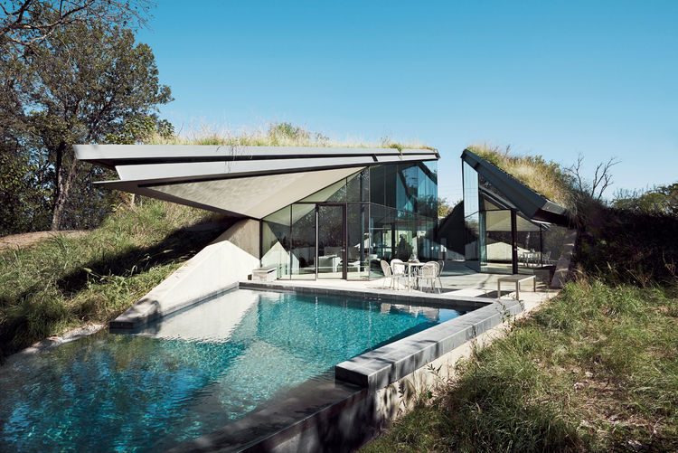 Super Modern House Design With a Living Roof