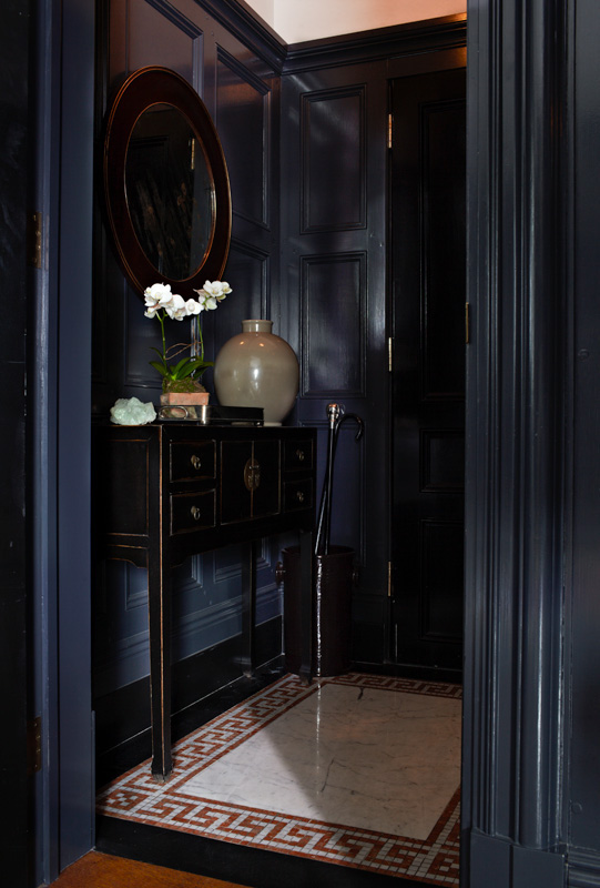 Elegant Dark Interior Design In The 20s Style - DigsDigs