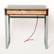 Elegant Moedrn Desk With A Vintage Touch