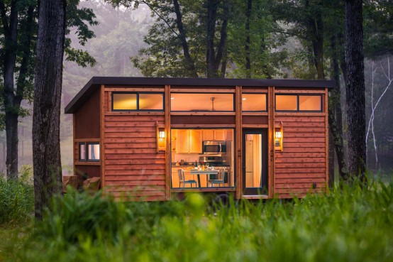 ESCAPE Traveler: Fully Equipped 269 Square Foot Cottage on WHEELS