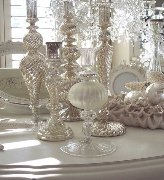 51 Exquisite Totally White Vintage Christmas Ideas - DigsDigs