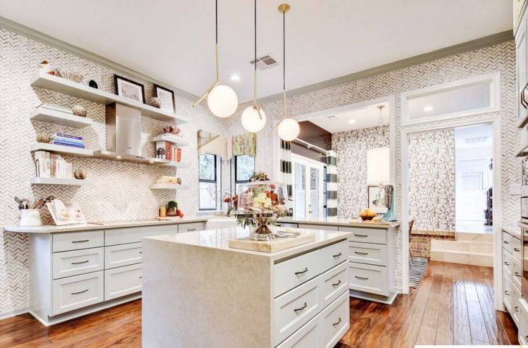 Eye Catchy Glam Kitchen Design In A Mix Of Patterns