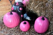glossy hot pink and black pumpkins are fantastic for fun fall home decor or for Halloween