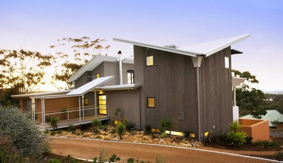 Family Holiday Home With Winged Roof Lines And Ocean View