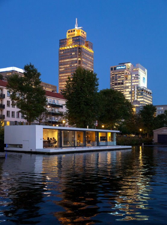 Floating Watervilla Weesperzijde In Amstel River