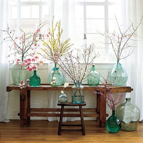 large bottles and jars with blooming branches can be placed anywhere, indoors and outdoors, and they are amazing for rocking anywhere
