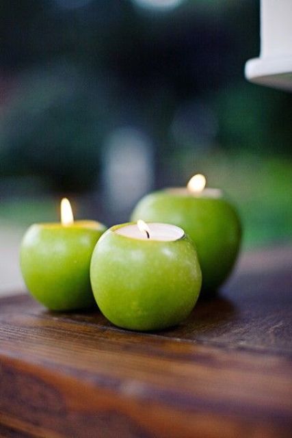 green apples as candleholders are amazing for fall and Thanksgiving, you can easily make them last minute