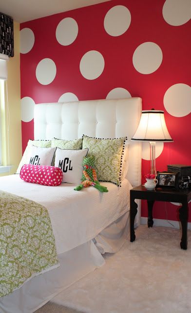 Fun And Bright Polka Dot Home Decor Ideas