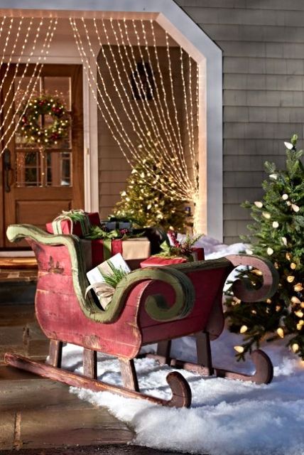33 Creative And Fun Sleigh Décor Ideas For Christmas 33 Creative And Fun Sleigh Décor Ideas For Christmas