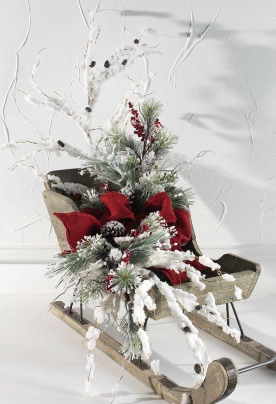 33 Creative And Fun Sleigh Décor Ideas For Christmas - DigsDigs