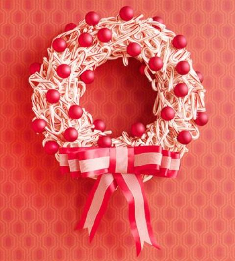 25 Fun Candy Cane Christmas Décor Ideas For Your Home 